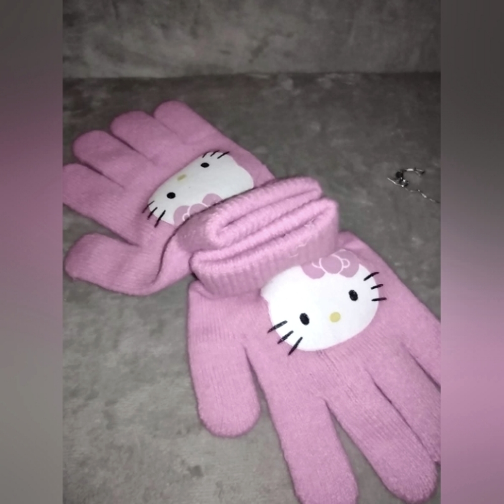 Hello Kitty Mittens